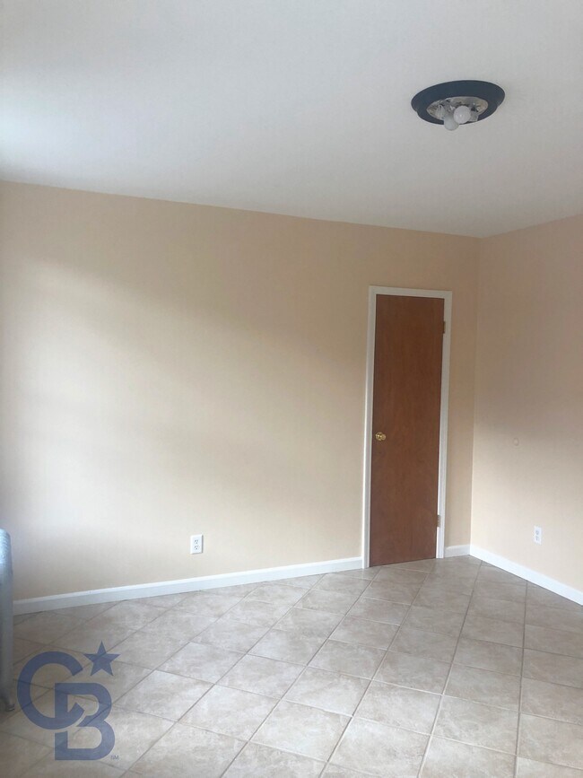 Building Photo - 1724 W 1st St