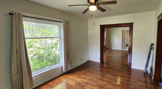 Building Photo - Large, beautifully updated well insulated ...