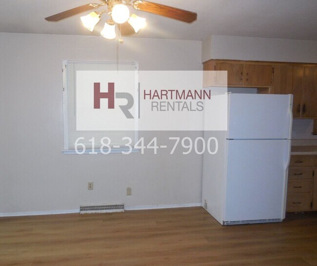 Foto del edificio - Three Bedroom 2 Bath Brick Home with 2 Car Garage!!