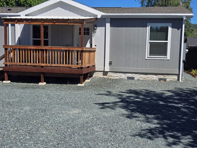 Building Photo - 3 bed 2 bath  Family Home for Rent in Gran...