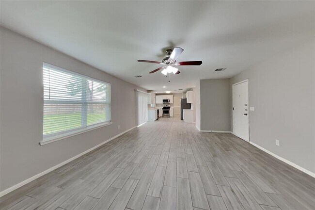 Building Photo - 9219 Palm Shores Dr