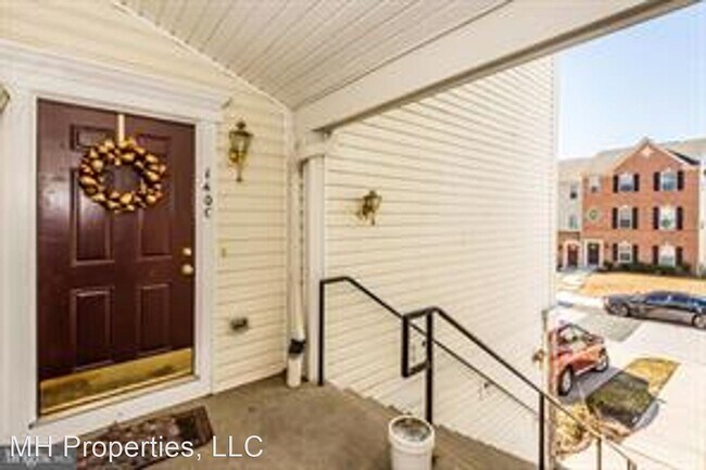 Building Photo - 3 br, 2.5 bath House - 140C Mohegan Dr Unit G