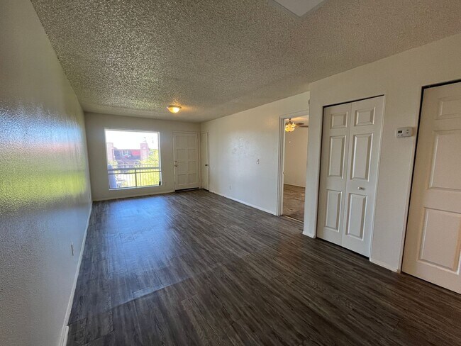 Foto del edificio - Upstairs 2 Bedroom 2 Bath In Mesa!