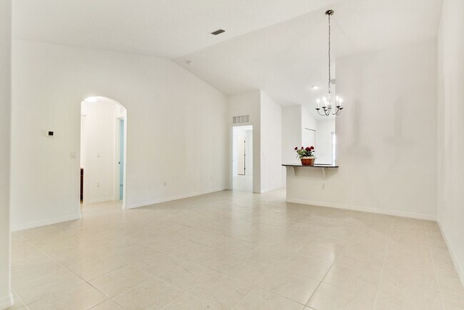 Foto del edificio - 24 Farnum Ln