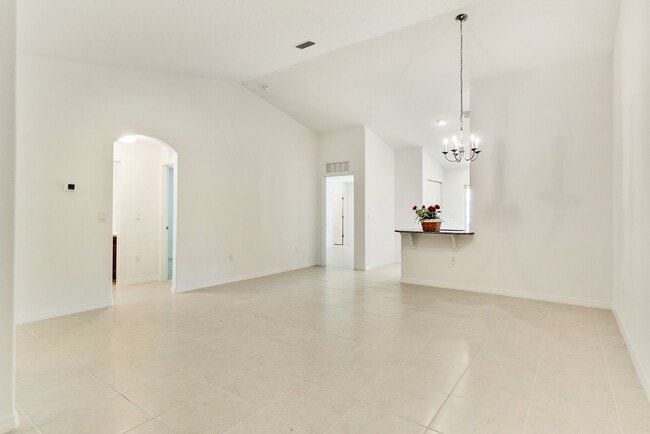 Building Photo - 24 Farnum Ln