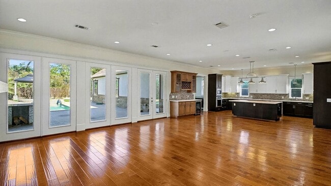 Foto del edificio - 726 W 30th St