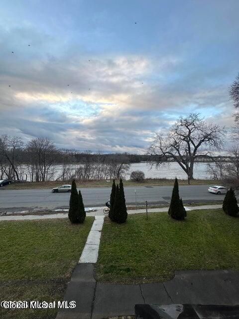 Building Photo - 166 2nd Ave