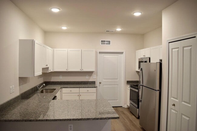 Building Photo - 29330 Towne Center Cir