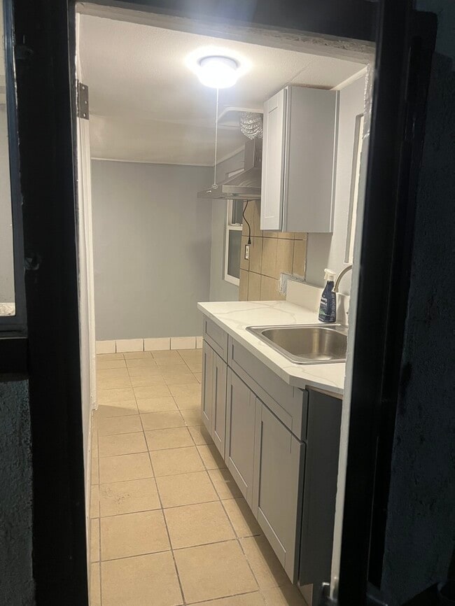 Foto del edificio - Cozy 2 Bedroom 1 Bathroom