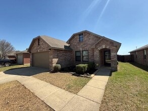 Building Photo - 1212 Amazon Dr