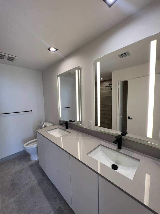 Building Photo - 108 NW 27th St