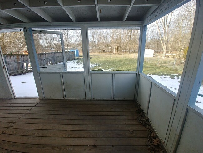Building Photo - Pataskala 3 BR, 1 1/2 Bath