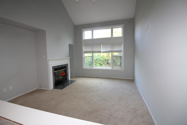 Building Photo - 5006 Trotters Way