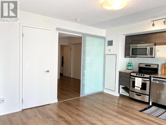 Building Photo - 68 Abell St