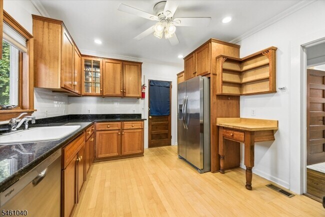 Foto del edificio - 44 Walnut Crescent