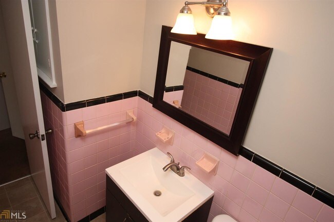 Foto del edificio - 410 Waverly Way