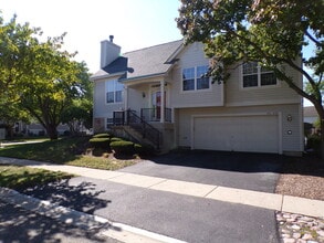 Building Photo - 891 Essex Cir