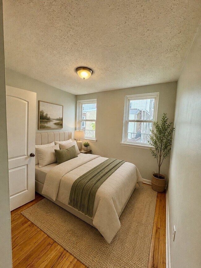 Building Photo - Beautifully Updated 3 Bedroom Home with Central Air, Basement & Private Backyard