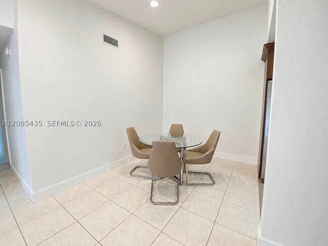 Foto del edificio - 8811 SW 123rd Ct