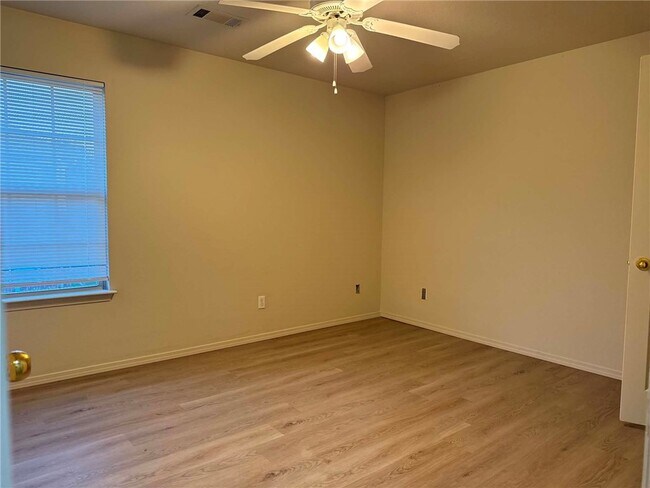 Foto del edificio - 3006 SW Windrift Ave