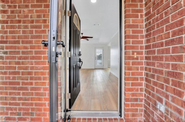 Building Photo - 138 Wayfair Ln