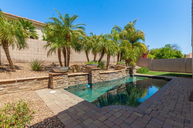 Building Photo - 7638 E Via Del Sol Dr