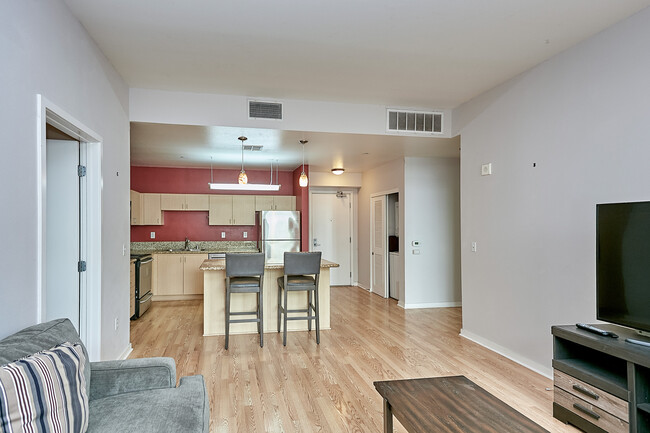 Foto del edificio - 630 W 6th St