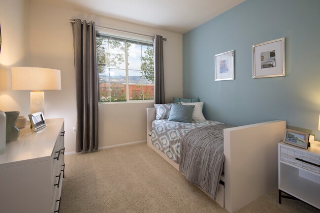 Renovated Package II bedroom with dual closets and carpeting - Avalon Simi Valley