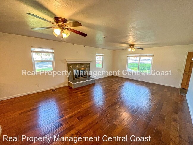 Building Photo - 3 br, 2 bath House - 495 Monterey Street