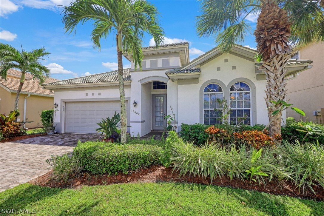 Foto principal - 15482 Los Reyes Ln