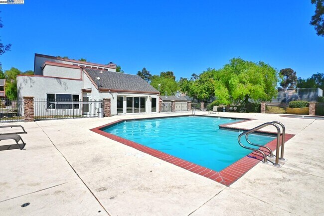 Foto del edificio - 420 Dempsey Rd