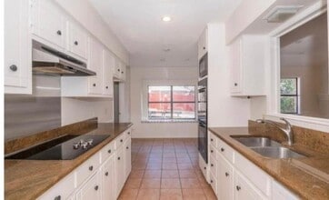 Building Photo - 4800 Gretna Green Ln