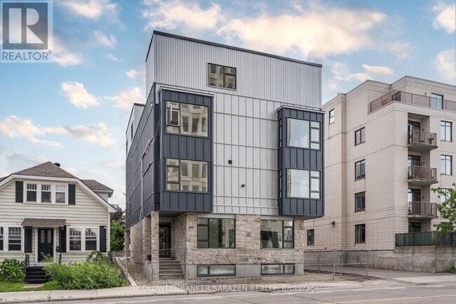 Photo du bâtiment - 10 McArthur Ave.