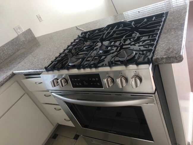 Foto del edificio - 18342 Patterson Ln