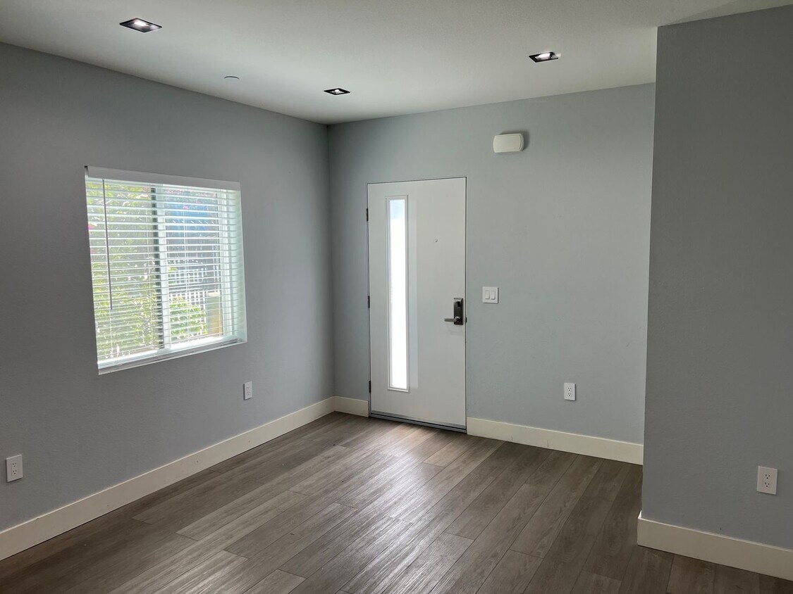 Foto principal - 14833 Erwin St