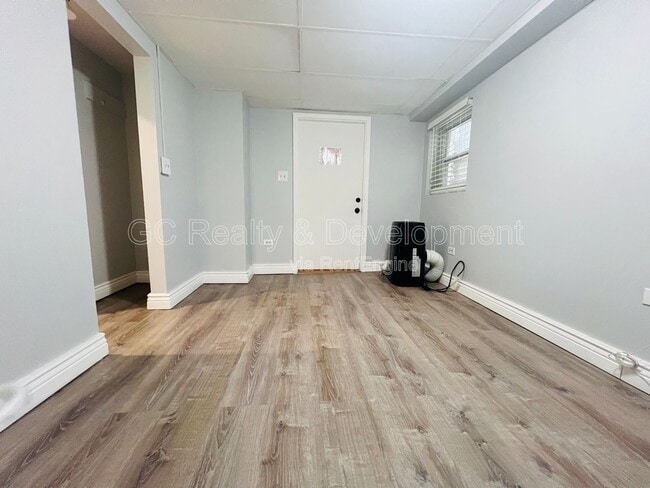 Foto del edificio - 6316 N Rockwell St