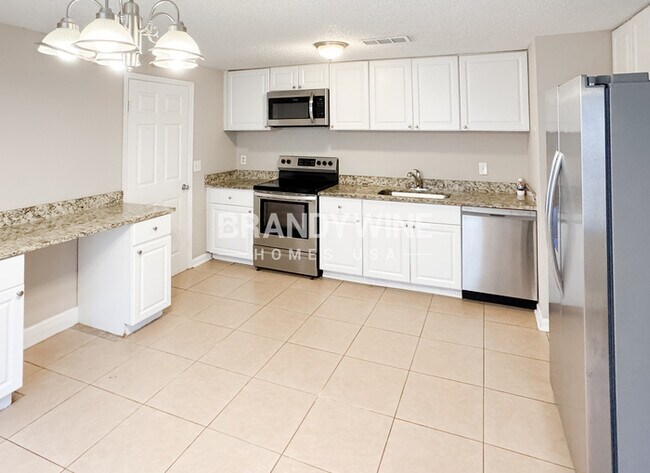 Foto del edificio - 2412 Alden Trace Blvd W