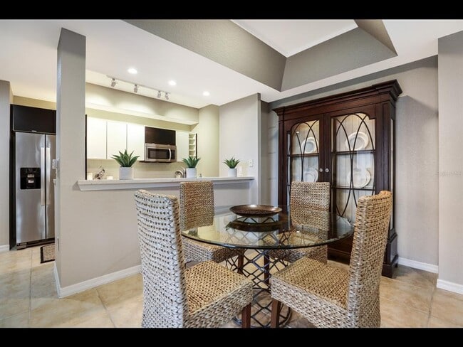 Building Photo - 1064 N Tamiami Trl