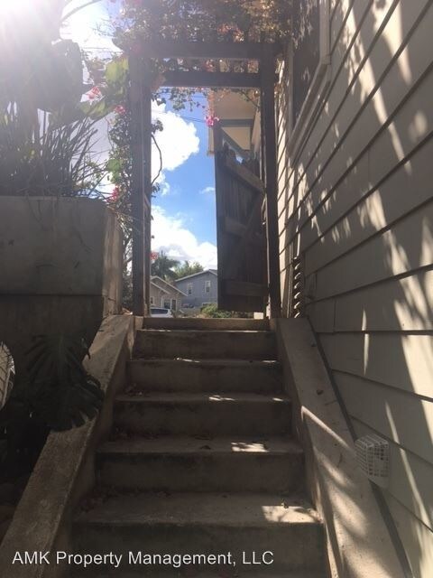 Building Photo - 3 br, 2 bath House - 1240 Johnson Avenue