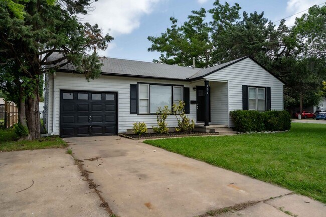 Foto del edificio - Charming Newly Renovated 3-Bedroom Home in Owasso
