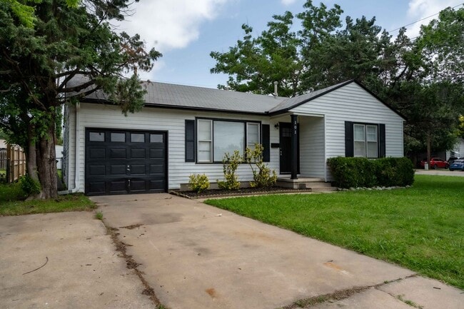 Building Photo - Charming Newly Renovated 3-Bedroom Home