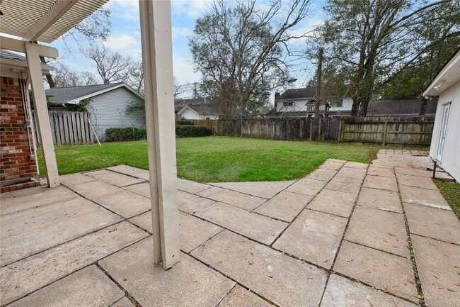 Foto del edificio - 302 Shadow Creek Dr