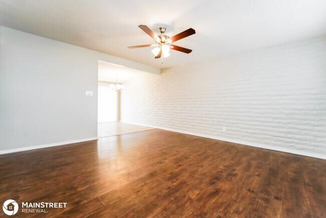Foto del edificio - 7701 E Victoria Dr, Tucson, AZ 85739