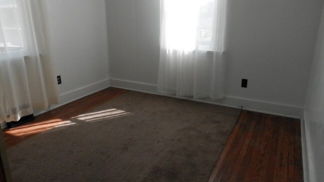 Foto del edificio - 403 W Market St