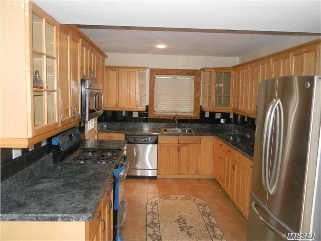 Building Photo - 2472 Kerry Ln