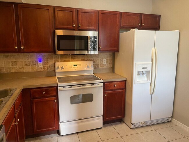 Building Photo - Riverview Condo for Rent