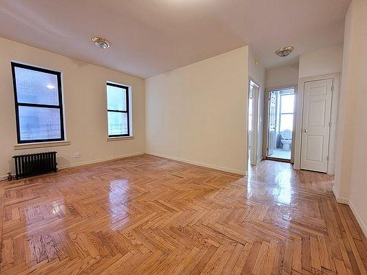 Foto del edificio - 2 bedroom in BRONX NY 10458