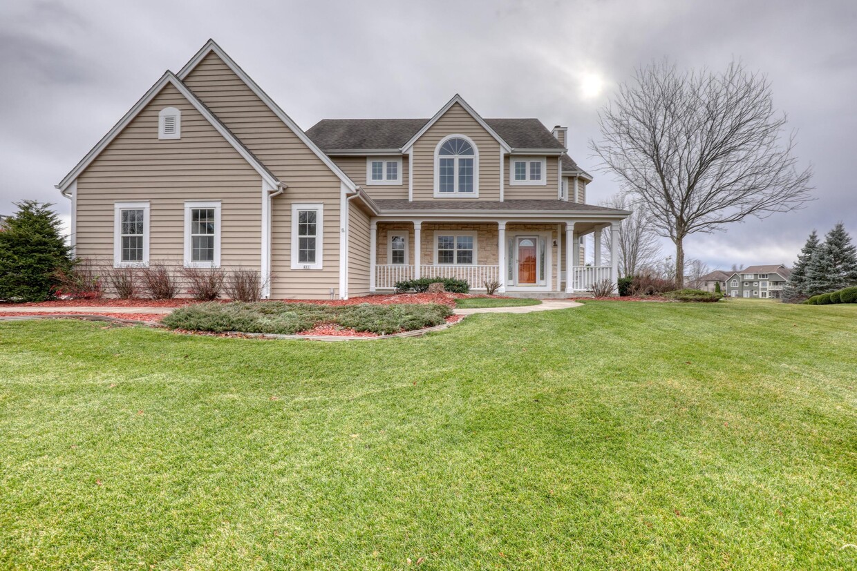 Primary Photo - 411 Sand Hill Ln