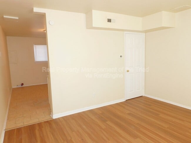 Building Photo - 4216 Parker St