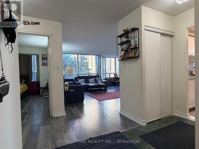 Photo du bâtiment - 135 Hillcrest Ave